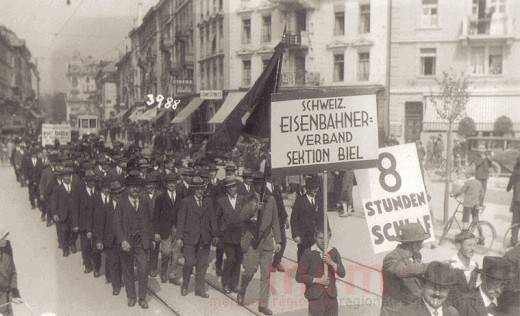 Le syndicat des cheminots SEV au cortège du premier mai à Bienne, en 1930